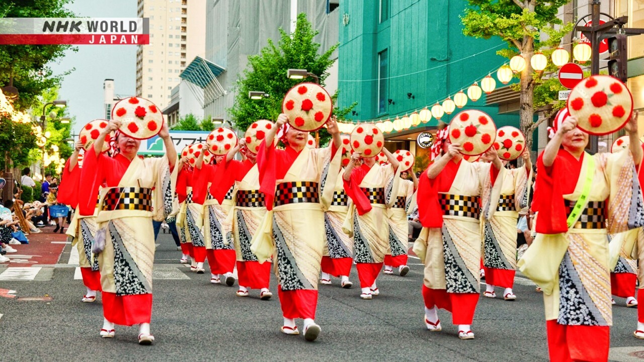 Non La “made in Vietnam” at the Hanagasa Festival in Yamagata, Japan. (Photo: NHK)