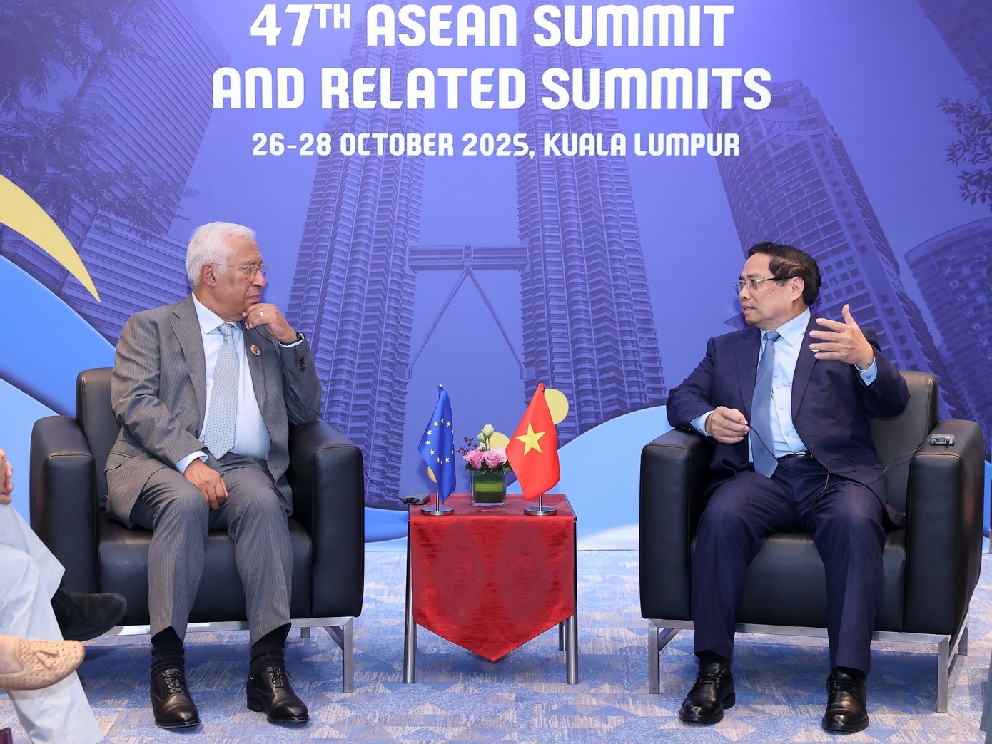 Thủ tướng Phạm Minh Chính trong cuộc gặp Chủ tịch Hội đồng châu Âu Antonio Costa ngày 27/10. Ảnh: VGP. Thủ tướng Phạm Minh Chính trong cuộc gặp Chủ tịch Hội đồng châu Âu Antonio Costa ngày 27/10. Ảnh: VGP.