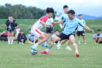 Giải bóng đá người Việt tại Nhật Bản quyên góp ủng hộ đồng bào miền Trung gặp thiên tai