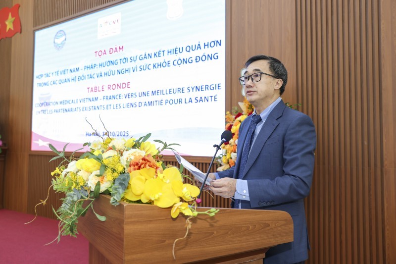 Deputy Minister of Health Tran Van Thuan delivers remarks at the seminar. Deputy Minister of Health Tran Van Thuan delivers remarks at the seminar.