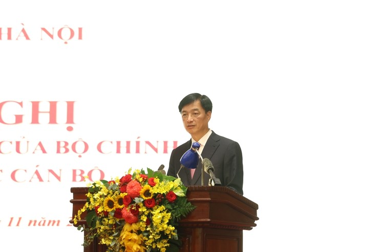 Bí thư Thành ủy Hà Nội Nguyễn Duy Ngọc phát biểu nhận nhiệm vụ. (Ảnh: T.L)