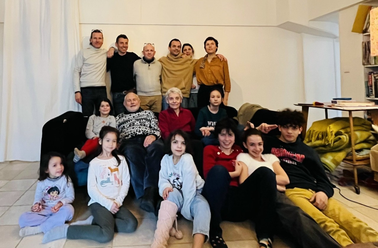 From Chartres (France), Teaching Children to Speak Their Mother Tongue