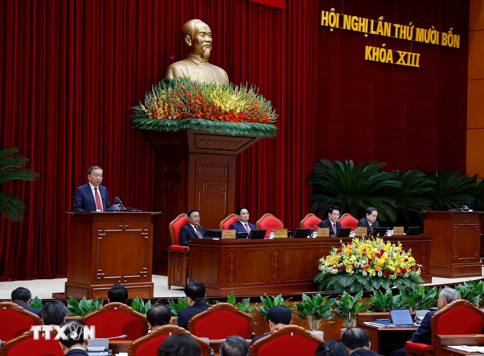 Tổng Bí thư Tô Lâm phát biểu khai mạc Hội nghị lần thứ 14 Ban Chấp hành Trung ương Đảng khóa XIII. (Ảnh: Thống Nhất/TTXVN) Tổng Bí thư Tô Lâm phát biểu khai mạc Hội nghị lần thứ 14 Ban Chấp hành Trung ương Đảng khóa XIII. (Ảnh: Thống Nhất/TTXVN)