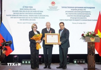Trao tặng Huân chương Hữu nghị cho nguyên Thống đốc tỉnh Kaluga (LB Nga)