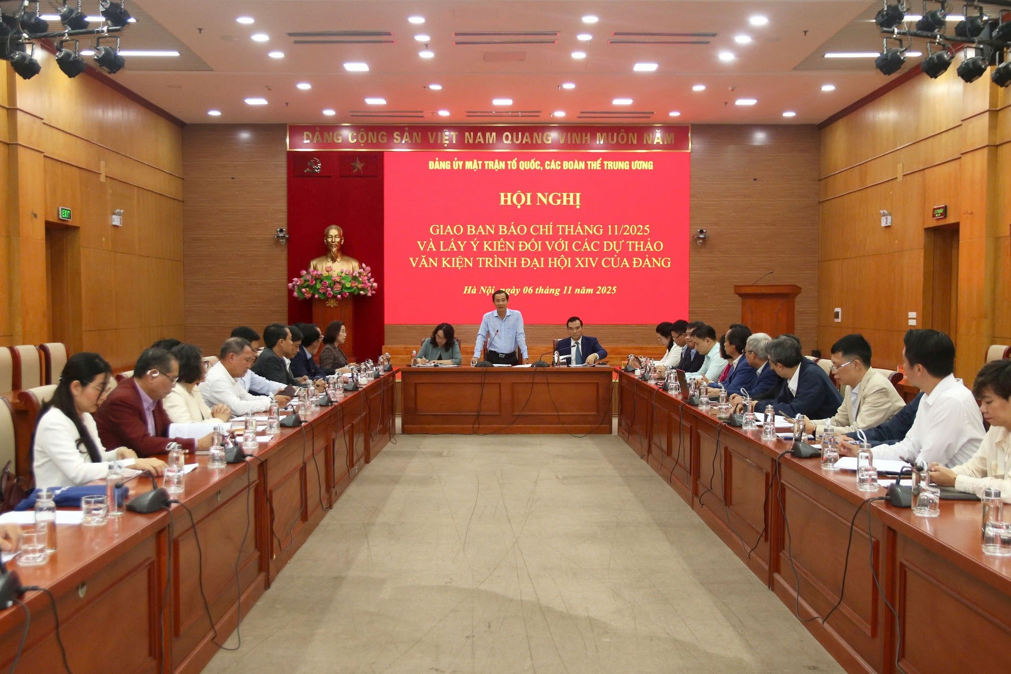 Hội nghị giao ban báo chí tháng 11/2025 do Đảng ủy MTTQ, các đoàn thể Trung ương tổ chức. (Ảnh: Báo Phụ nữ Việt Nam) Hội nghị giao ban báo chí tháng 11/2025 do Đảng ủy MTTQ, các đoàn thể Trung ương tổ chức. (Ảnh: Báo Phụ nữ Việt Nam)