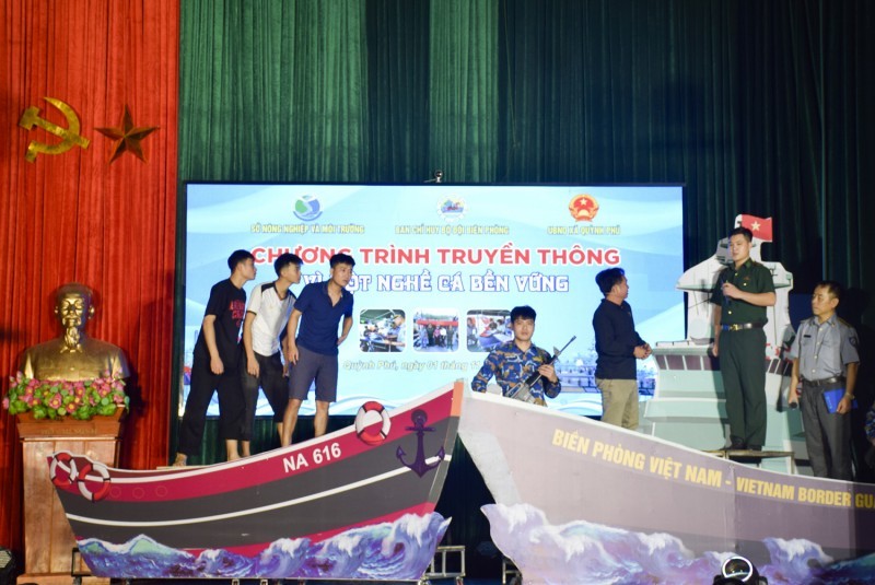 Performances in the program helped promote public awareness on combating IUU fishing among local fishermen. Performances in the program helped promote public awareness on combating IUU fishing among local fishermen.