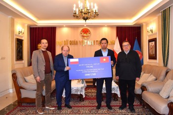 Hội hữu nghị Ba Lan - Việt Nam hỗ trợ nhân dân miền Trung Việt Nam khắc phục hậu quả thiên tai