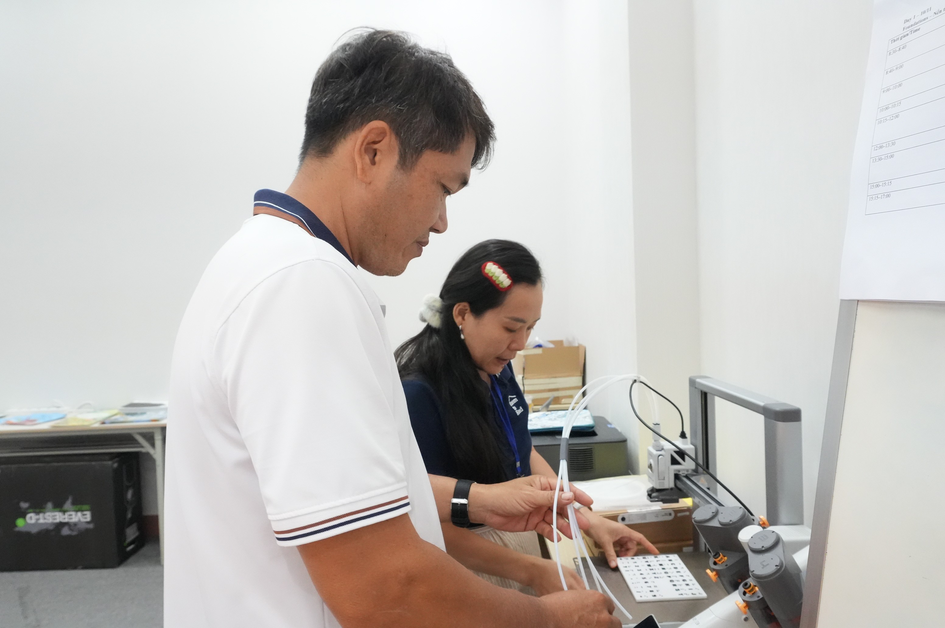 Room to Read mang thế giới tri thức đến gần hơn với trẻ em có khuyết tật nhìn Room to Read mang tri thức đến gần hơn với trẻ em có khuyết tật nhìn