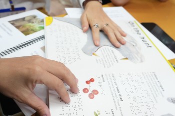 Room to Read mang tri thức đến gần hơn với trẻ em có khuyết tật nhìn