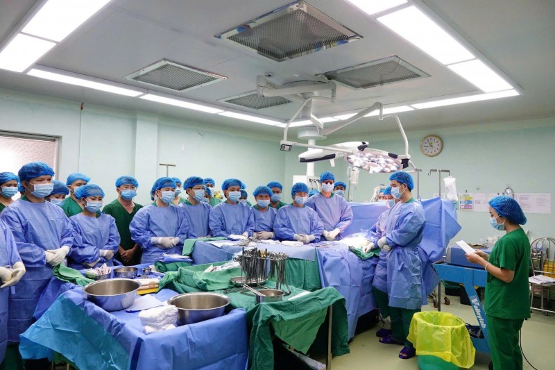 Lần đầu tiên tại Đồng bằng sông Cửu Long thực hiện ghép thận từ người hiến chết não