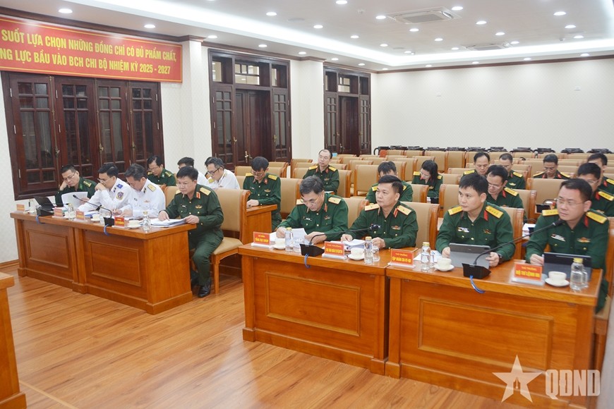 Delegates representing functional agencies and units under the Ministry of National Defense attend the meeting. (Photo: People’s Army Newspaper).
