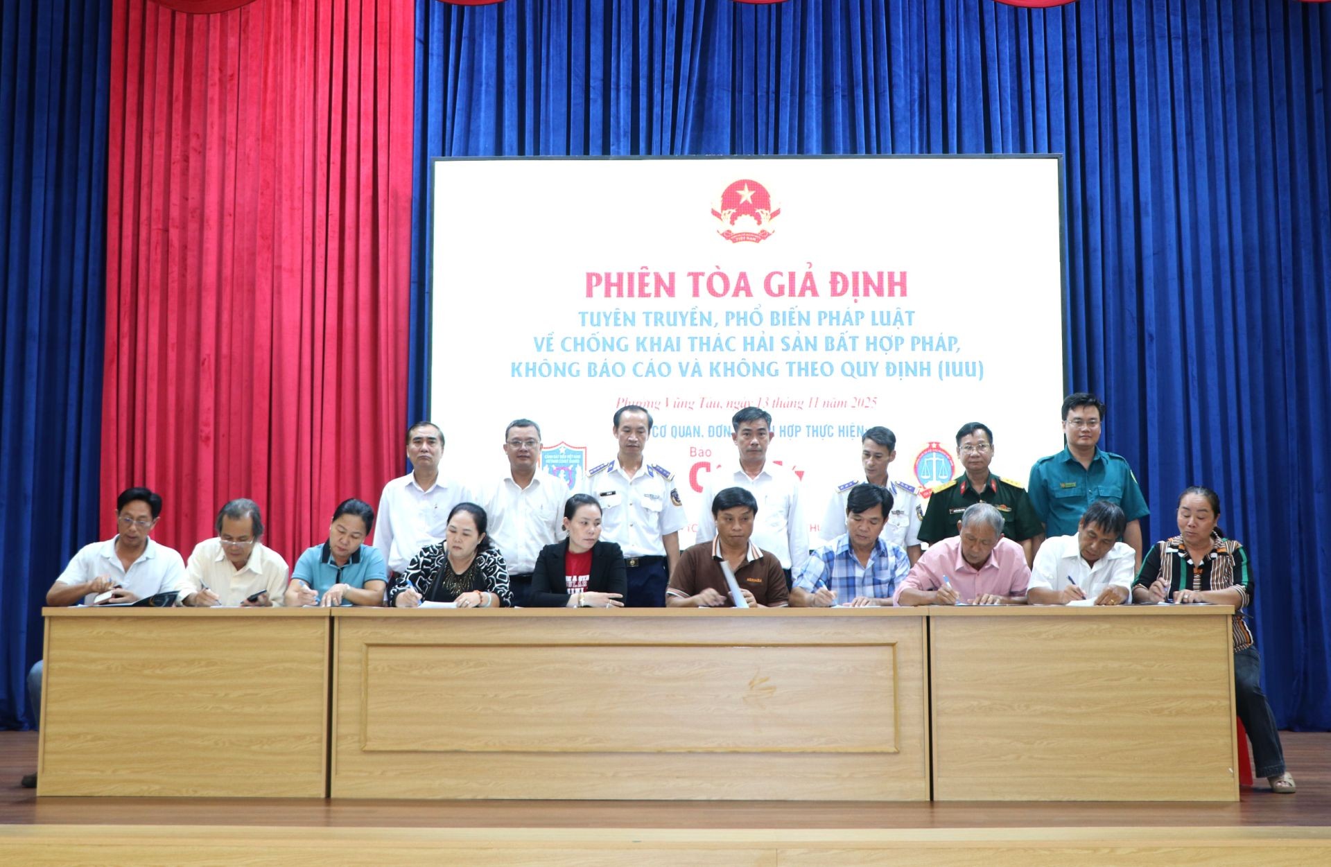 Ngư dân phường Vũng Tàu ký cam kết không vi phạm IUU Ngư dân phường Vũng Tàu ký cam kết không vi phạm IUU