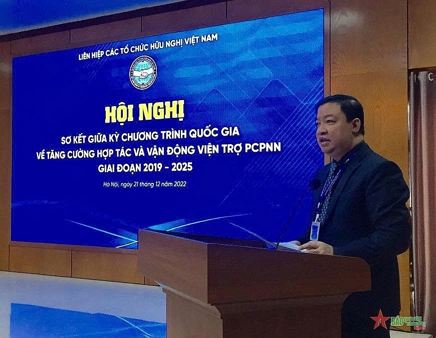 The Vietnam Union of Friendship Organizations has effectively implemented the work of mobilizing foreign non-governmental aid to serve socio-economic development and ensure human rights (Photo: People's Army Newspaper).