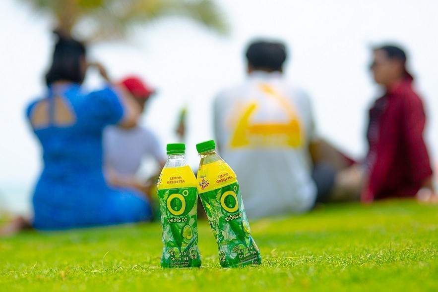 Live joyfully, chill the right way, and give it your all with Zero Degree Green Tea so every day becomes a brighter one. Live joyfully, chill the right way, and give it your all with Zero Degree Green Tea so every day becomes a brighter one.