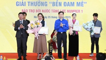 Amid the White Clouds of Tủa Chùa, a Young Woman Lights Up Her Passion for Vietnam’s Shan Snow Tea