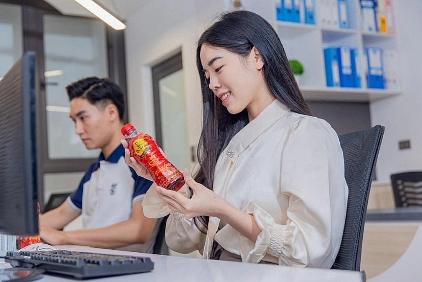 Dr. Thanh herbal tea is a popular choice among young people as a body-care drink during the summer. Photo: Dr. Thanh.