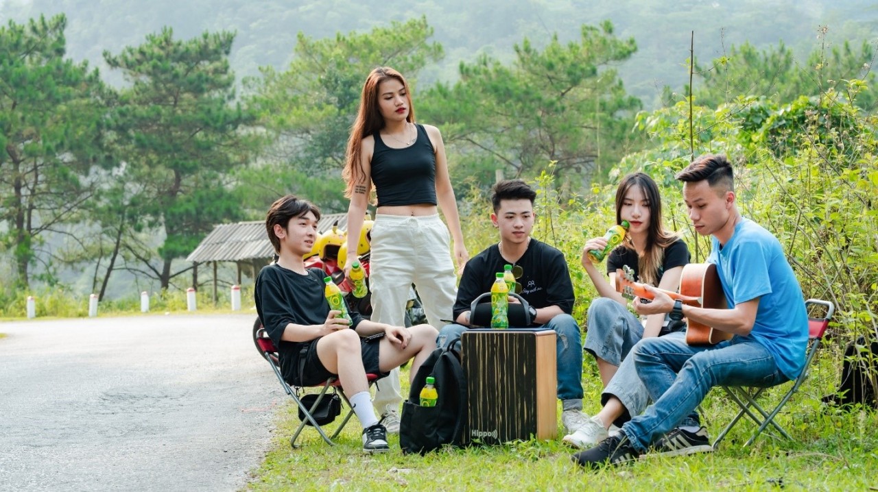 Trà Xanh Không Độ has become a daily ritual for millions of young Vietnamese. It represents a new way to enjoy green tea — convenient, refreshing, and health-conscious. Trà Xanh Không Độ has become a daily ritual for millions of young Vietnamese. It represents a new way to enjoy green tea — convenient, refreshing, and health-conscious.