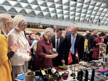 Quảng bá hình ảnh Việt Nam tại Hội chợ Từ thiện năm 2025 tại Hungary