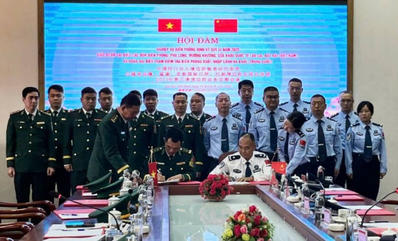 Lào Cai - Vân Nam: đẩy mạnh các hoạt động giao lưu nhằm tăng cường tình đoàn kết hữu nghị Lào Cai - Vân Nam: đẩy mạnh các hoạt động giao lưu nhằm tăng cường tình đoàn kết hữu nghị