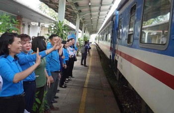 Hàng nghìn đoàn viên Đồng Nai được hỗ trợ phương tiện về quê đón Tết