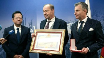 Truy tặng Huân chương Hữu nghị cho cố kiến trúc sư Ba Lan Kazimierz Kwiatkowski