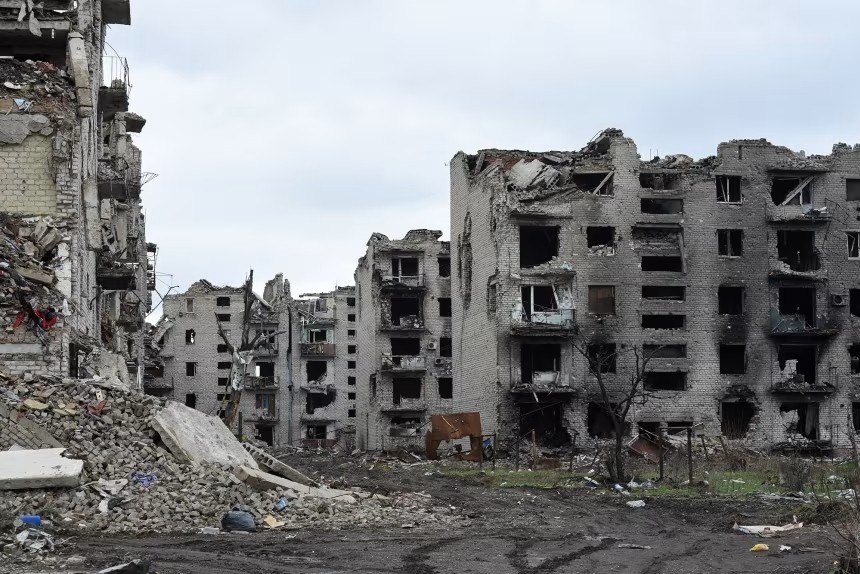 Quang cảnh một thị trấn đổ nát tại vùng Donetsk do Nga kiểm soát, ngày 1/4/2025, trong bối cảnh xung đột Nga–Ukraine kéo dài. Ảnh: AFP/Getty Images