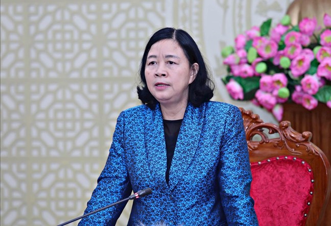 Chủ tịch Bùi Thị Minh Hoài trao số tiền 20 tỷ đồng từ nguồn vận động của Ban Vận động cứu trợ Trung ương hỗ trợ tỉnh Lâm Đồng khắc phục hậu quả mưa lũ Chủ tịch Bùi Thị Minh Hoài trao số tiền 20 tỷ đồng từ nguồn vận động của Ban Vận động cứu trợ Trung ương hỗ trợ tỉnh Lâm Đồng khắc phục hậu quả mưa lũ