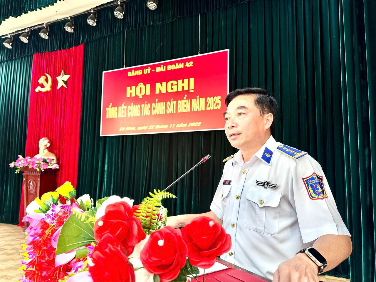 Cảnh sát biển Vùng 4 siết chặt chống khai thác IUU, nâng cao ý thức ngư dân Cảnh sát biển Vùng 4 chống khai thác IUU, nâng cao ý thức ngư dân