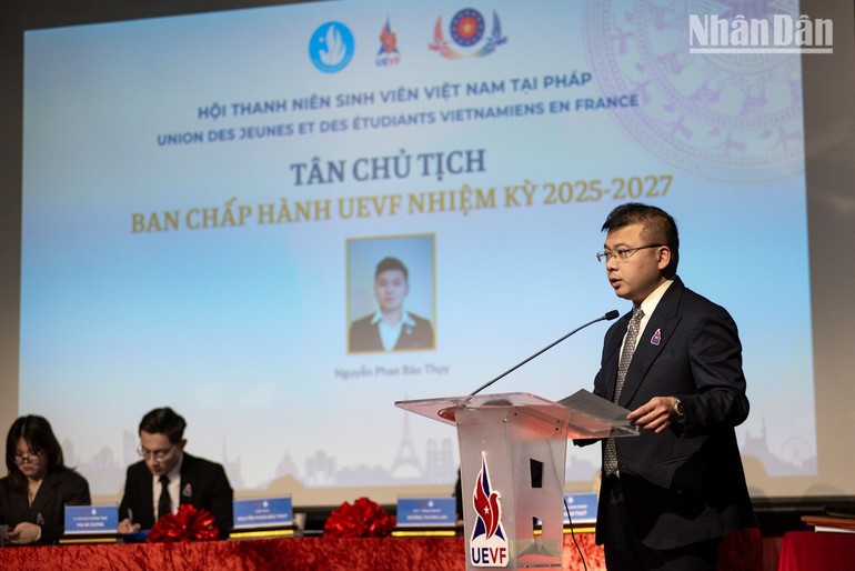 Tân Chủ tịch Nguyễn Phan Bảo Thụy trình bày các nhiệm vụ chiến lược nhằm đưa Hội bước vào một kỷ nguyên mới. (Ảnh: Báo Nhân dân) Tân Chủ tịch Nguyễn Phan Bảo Thụy trình bày các nhiệm vụ chiến lược nhằm đưa Hội bước vào một kỷ nguyên mới. (Ảnh: Báo Nhân dân)