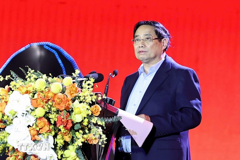 Thủ tướng kêu gọi đồng bào cả nước đoàn kết một lòng hướng về miền Trung