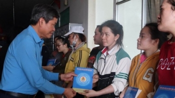 Hỗ trợ khẩn cấp cho đoàn viên, người lao động tại Khánh Hòa và Gia Lai