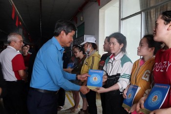 Hỗ trợ khẩn cấp cho đoàn viên, người lao động tại Khánh Hòa và Gia Lai