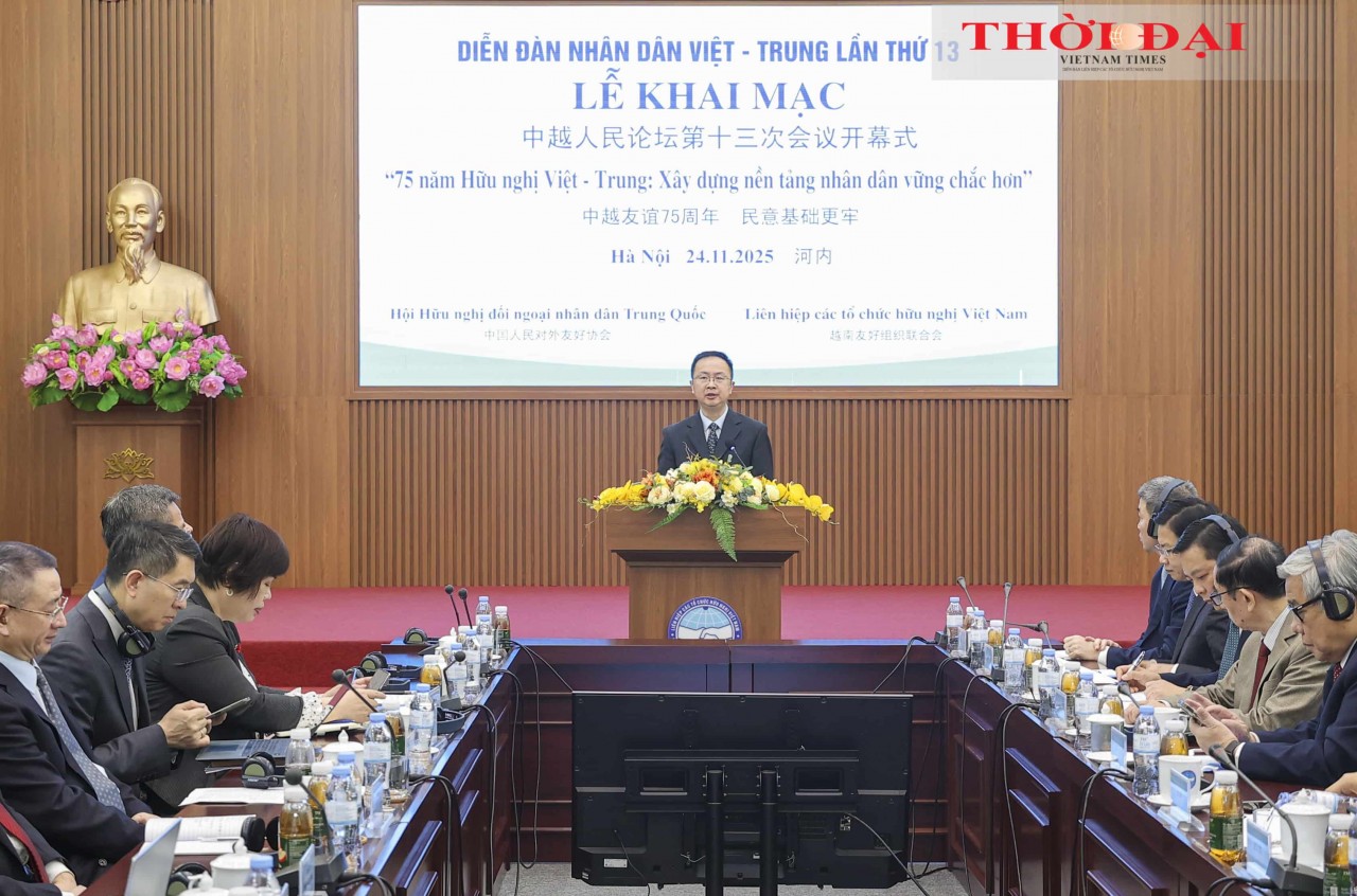 Sun Xueqing, Vice President of the Chinese People’s Association for Friendship with Foreign Countries, speaking at the 13th Vietnam–China People’s Forum. (Photo: Đinh Hòa) Sun Xueqing, Vice President of the Chinese People’s Association for Friendship with Foreign Countries, speaking at the 13th Vietnam–China People’s Forum. (Photo: Đinh Hòa)