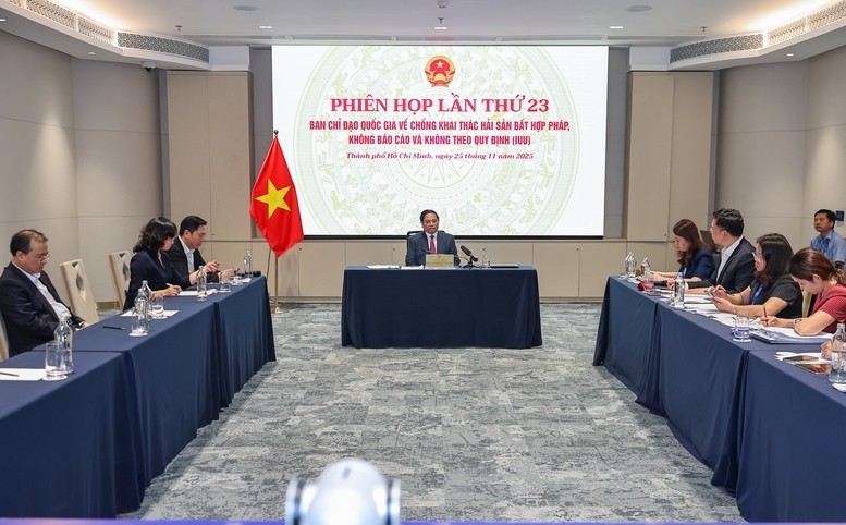 Prime Minister Pham Minh Chinh chairs the 23rd online meeting of the National Steering Committee on combating IUU fishing. (Photo: VPG)