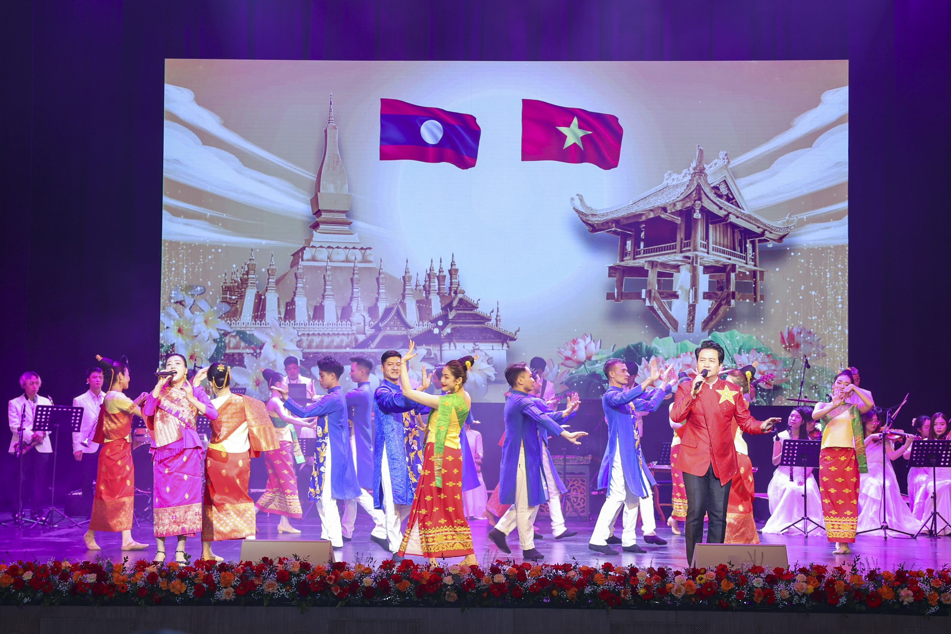 Nửa thế kỷ xây dựng và phát triển: Lào khẳng định quan hệ Nửa thế kỷ xây dựng và phát triển: Lào khẳng định quan hệ