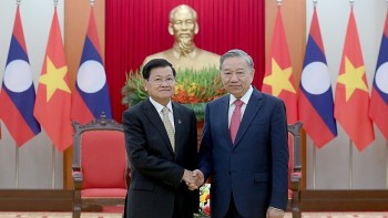 Vun đắp quan hệ Việt Nam - Lào mãi trường tồn theo thời gian