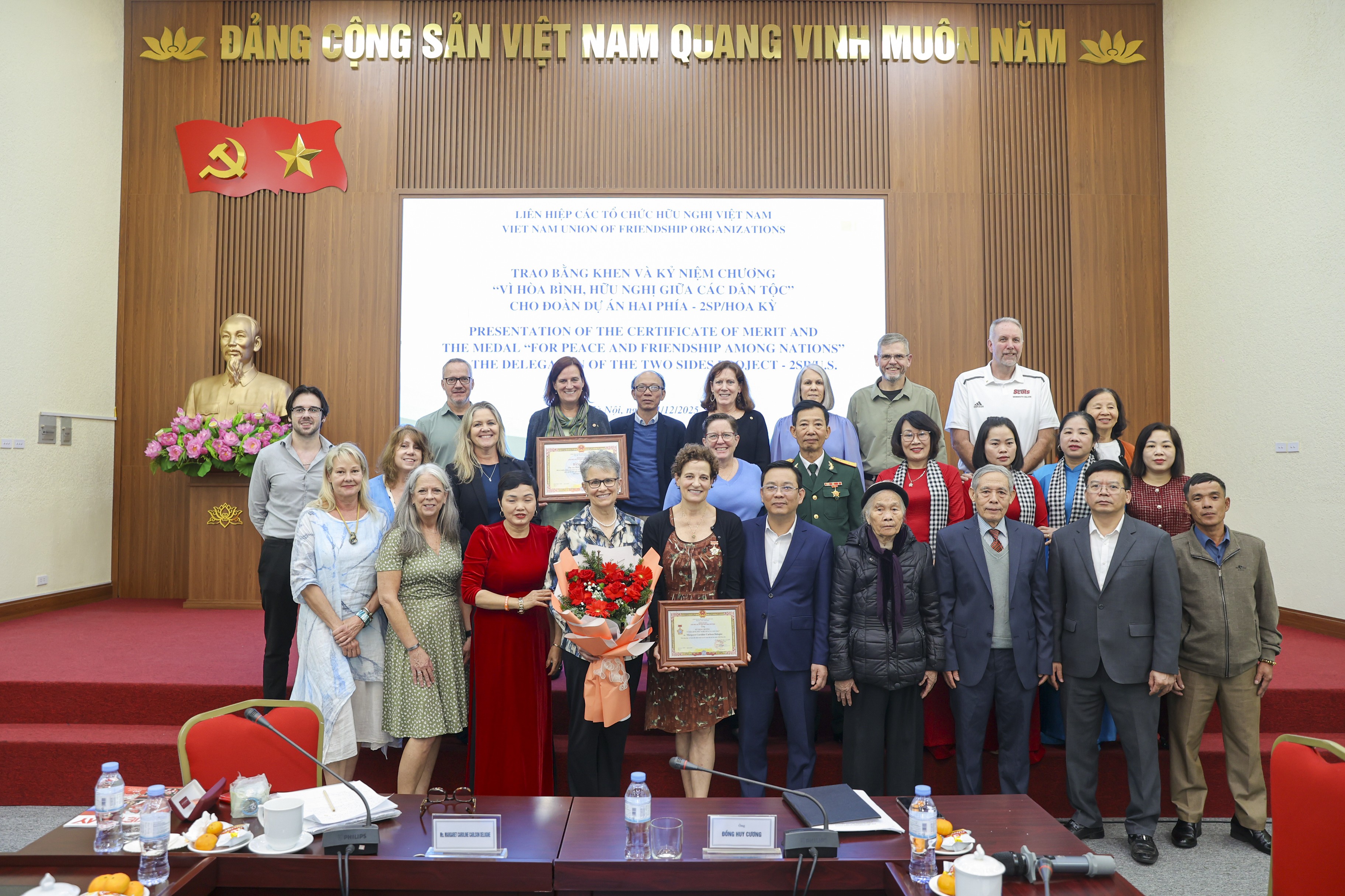 “Gặp gỡ hai phía”: Xoa dịu nỗi đau chiến tranh, kết nối nhân dân Việt Nam - Hoa Kỳ “Gặp gỡ hai phía”: Xoa dịu nỗi đau chiến tranh, kết nối nhân dân Việt Nam - Hoa Kỳ