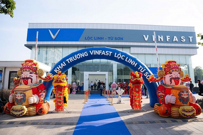 Lập kỷ lục với xưởng dịch vụ thứ 350, VinFast nhận “mưa lời khen” về mạng lưới hậu mãi khủng nhất Việt Nam