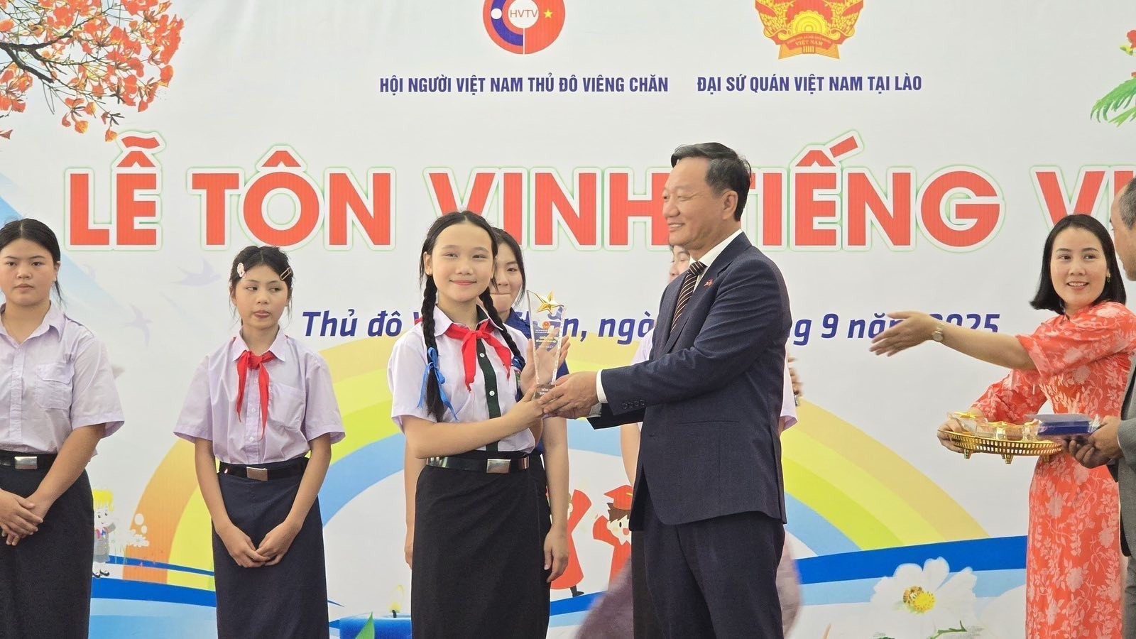 Kết hợp đồng bộ, quyết tâm cao độ để tiếng Việt lan tỏa và bền vững Kết hợp đồng bộ, quyết tâm cao độ để tiếng Việt lan tỏa và bền vững
