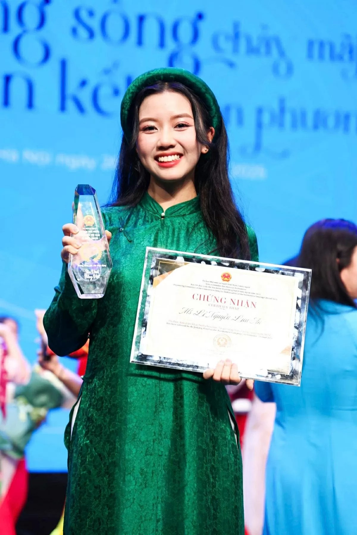 Em Lê Nguyễn Lưu An được vinh danh Sứ giả tiếng Việt ở nước ngoài năm 2025. Em Lê Nguyễn Lưu An được vinh danh Sứ giả tiếng Việt ở nước ngoài năm 2025.