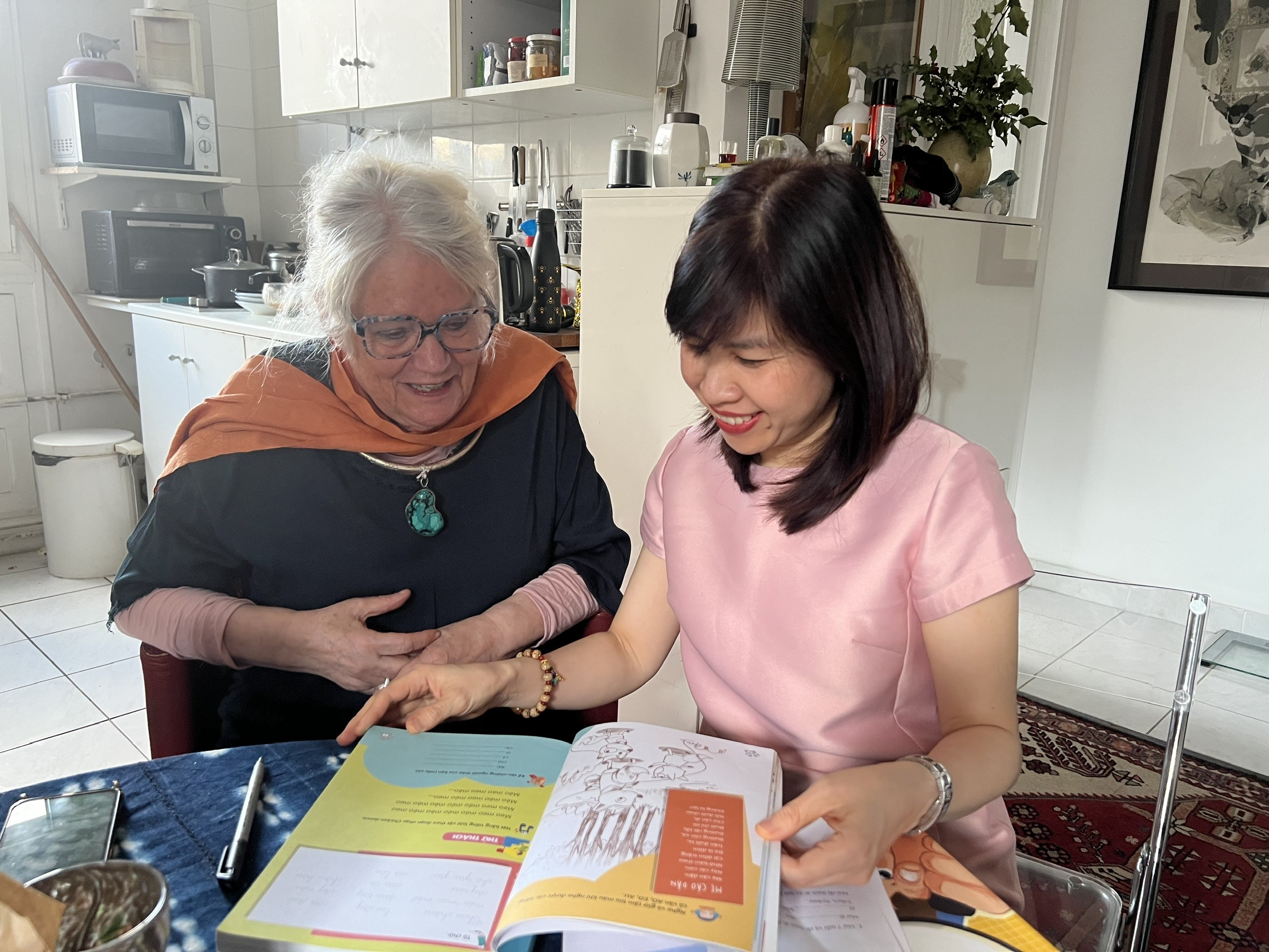 Tiến sĩ Hoàng Thị Hồng Hà: Sứ giả tiếng Việt từ Paris Tiến sĩ Hoàng Thị Hồng Hà: Sứ giả tiếng Việt từ Paris