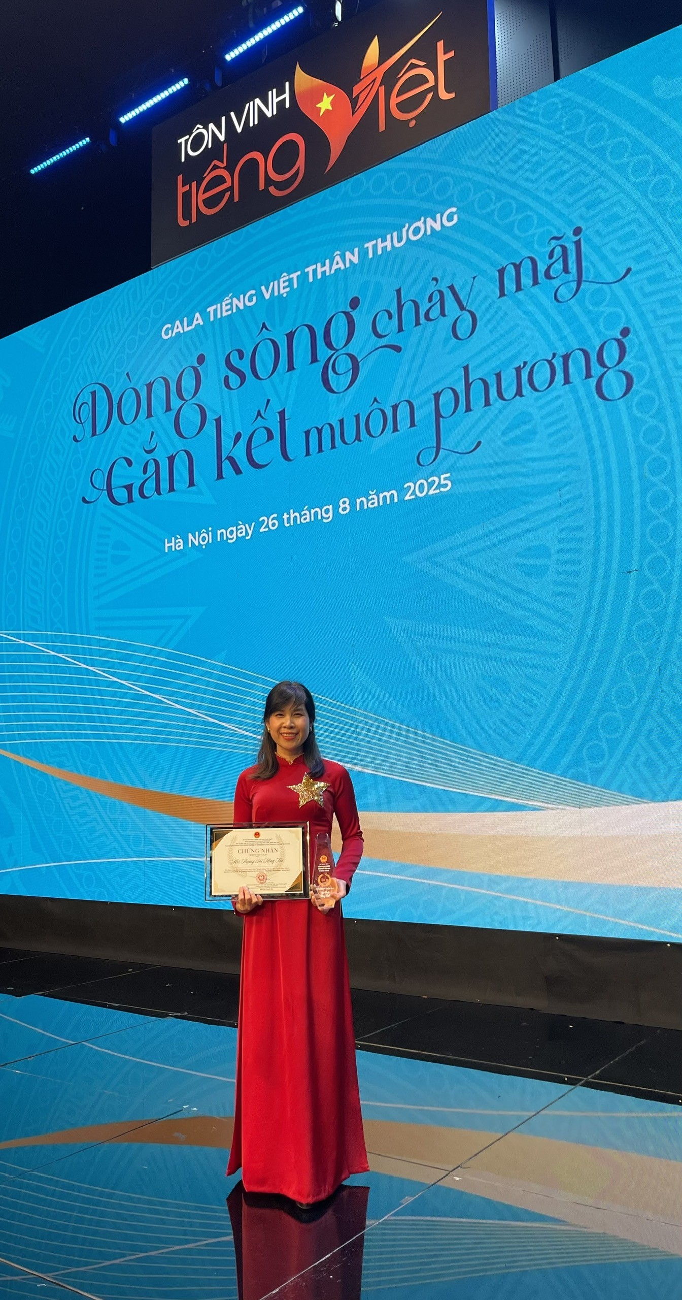 Tiến sĩ Hoàng Thị Hồng Hà: Sứ giả tiếng Việt từ Paris Tiến sĩ Hoàng Thị Hồng Hà: Sứ giả tiếng Việt từ Paris