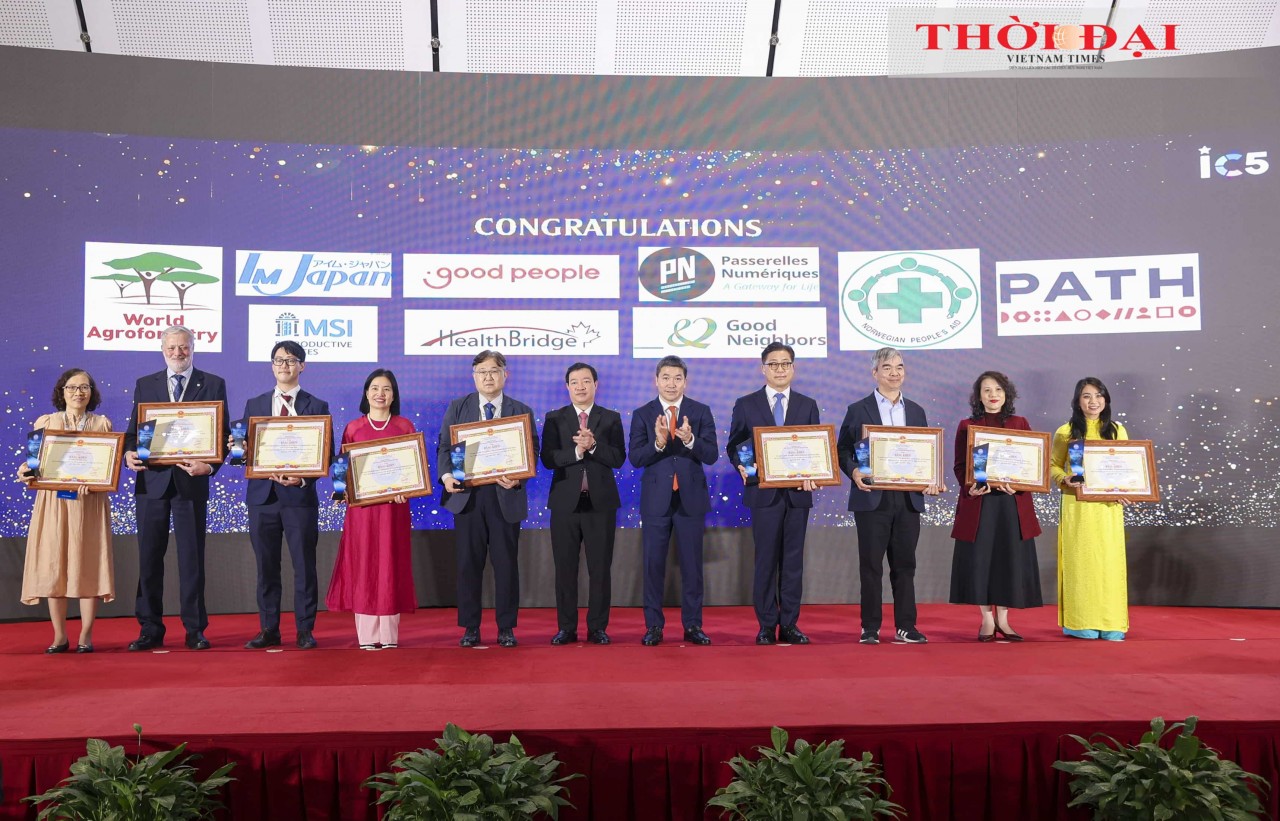 Closing Ceremony of 5th International Conference: Four Key Orientations to Enhance Effectiveness of Non-Governmental Aid in Vietnam Closing Ceremony of 5th International Conference: Four Key Orientations to Enhance Effectiveness of Non-Governmental Aid in Vietnam