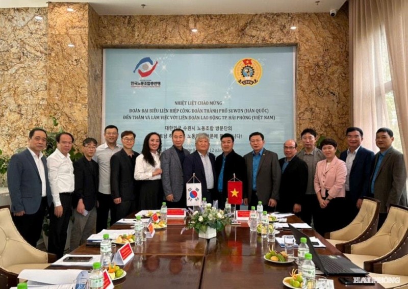 Hải Phòng và Suwon trao đổi kinh nghiệm nâng cao chất lượng hoạt động công đoàn. (Ảnh: T.L) Hải Phòng và Suwon trao đổi kinh nghiệm nâng cao chất lượng hoạt động công đoàn. (Ảnh: T.L)