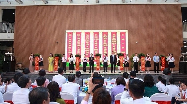 Hanoi Department of Education and Training launches Lifelong Learning Week 2024 (Photo: nhandan.vn) Hanoi Department of Education and Training launches Lifelong Learning Week 2024 (Photo: nhandan.vn)