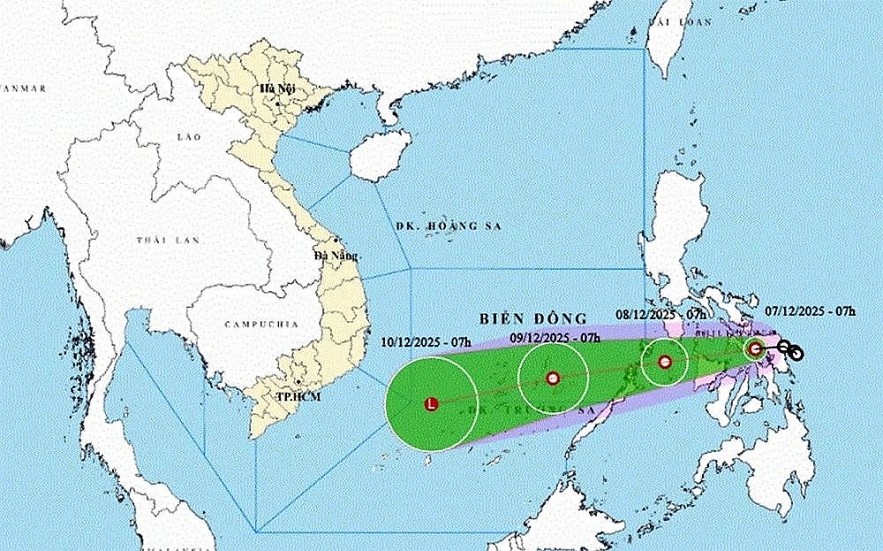 A tropical depression is likely to enter East Sea on December 8.
