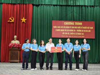 Câu lạc bộ Hoàng Sa - Trường Sa tại Ba Lan trao tặng Vườn rau xanh cho đảo Trường Sa Lớn