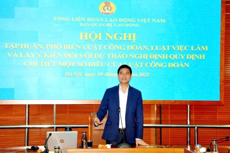 Phó Chủ tịch Tổng Liên đoàn Lao động Việt Nam Ngọ Duy Hiểu phát biểu tại hội nghị. (Ảnh: T.L) Phó Chủ tịch Tổng Liên đoàn Lao động Việt Nam Ngọ Duy Hiểu phát biểu tại hội nghị. (Ảnh: T.L)