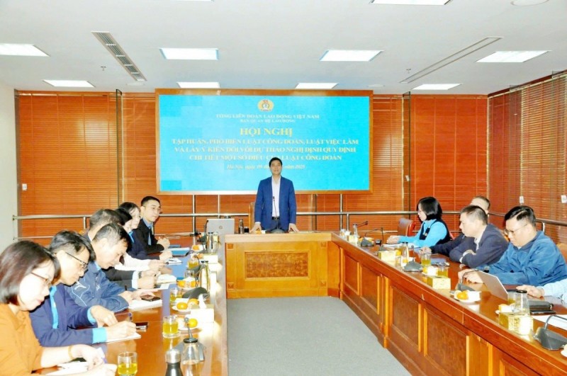 các đại biểu đã tập trung thảo luận vào những điểm mới của Luật Công đoàn năm 2024 sửa đổi, bổ sung năm 2025. (Ảnh: T.L) các đại biểu đã tập trung thảo luận vào những điểm mới của Luật Công đoàn năm 2024 sửa đổi, bổ sung năm 2025. (Ảnh: T.L)