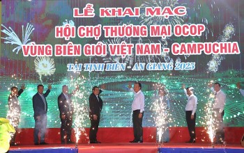 Khai mạc Hội chợ Thương mại OCOP vùng biên giới Việt Nam – Campuchia